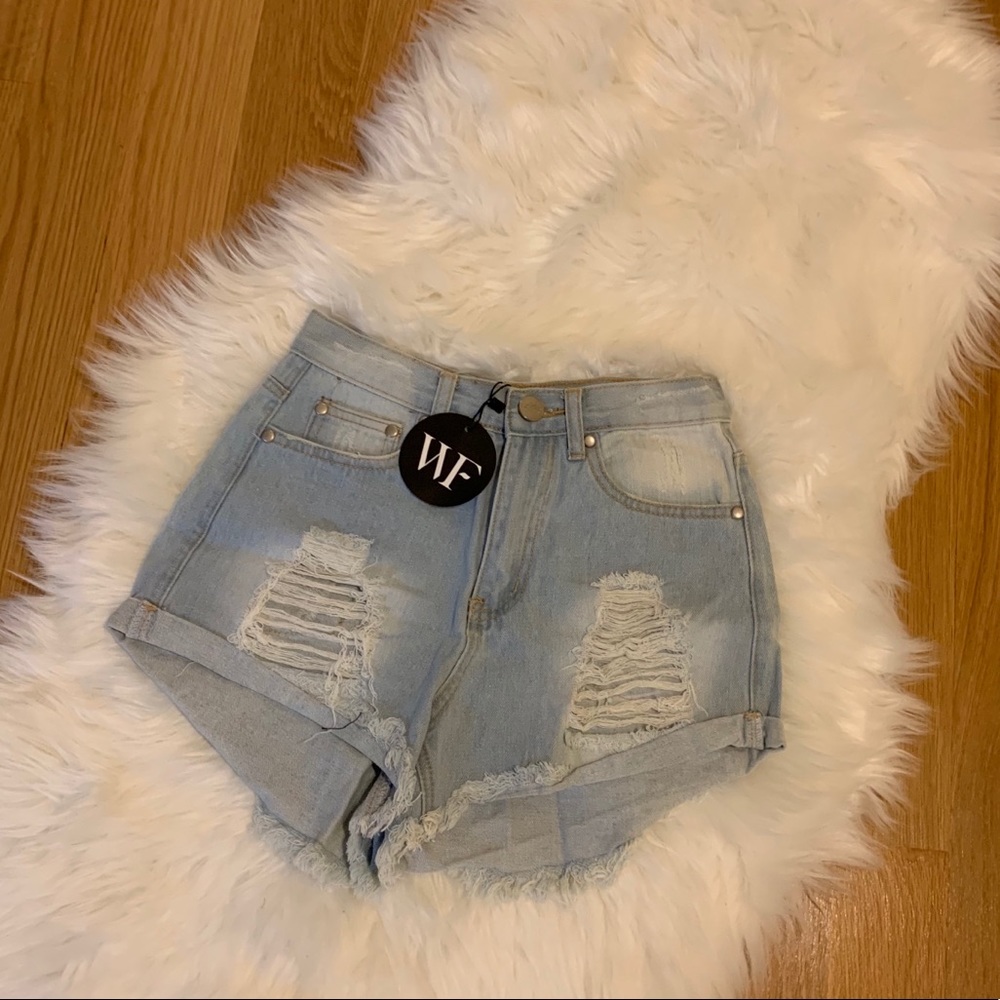 White fox boutique high-waisted shorts